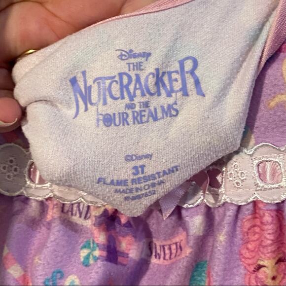 Disney The Nutcracker and Four Realms Nightgown 3T - Picture 3 of 4